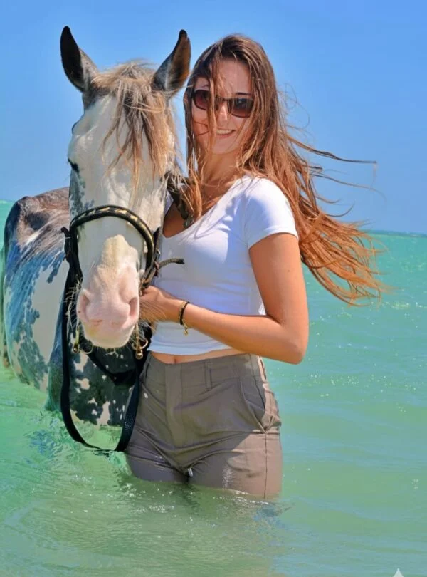 3d965fa2-9cf2-48a2-a7ad-a743cc3cc877-600x810